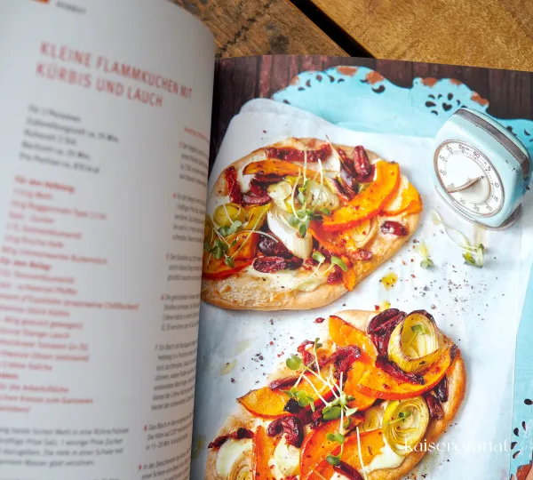 GU-Gemüse-Kochbuch-Rezept-Flammkuchen-mit-Kürbis-und-Lauch