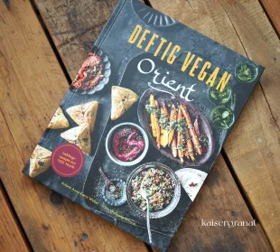 Das Kochbuch Deftig vegan Orient von Anne-Katrin-Weber und Wolfgang Schardt