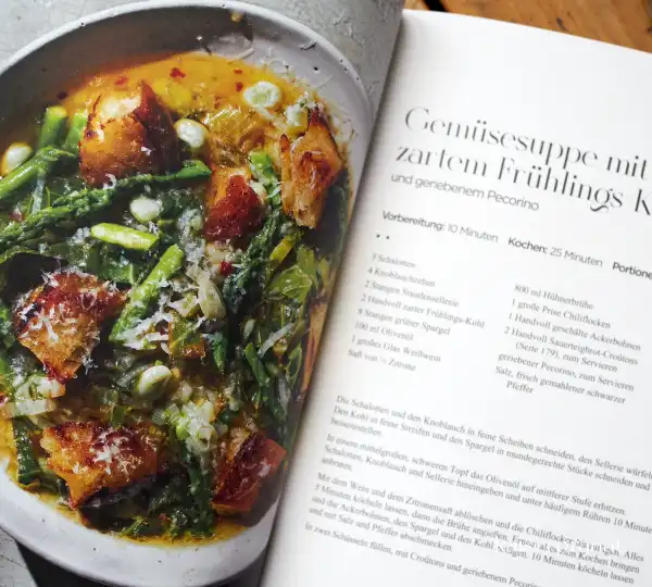 Das Kochbuch Suppe macht glücklich von Emily Ezekiel 5