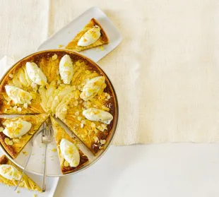 Die Birnentarte-Mandel-Tarte aus „Richtig gut backen“ von Christian Hümbs