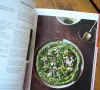 Test-Kitchen-Das-Kochbuch-von-Yotam-Ottolenghi-Rezept-fuer-Erbsen