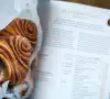 Lutz-Geissler-Broetchen-backen-das-Kochbuch-Rezept-fuer-Franzbroetchen