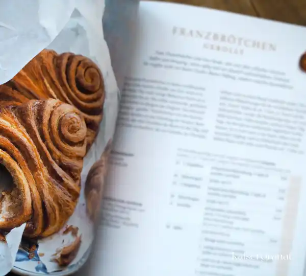 Lutz-Geissler-Broetchen-backen-das-Kochbuch-Rezept-fuer-Franzbroetchen