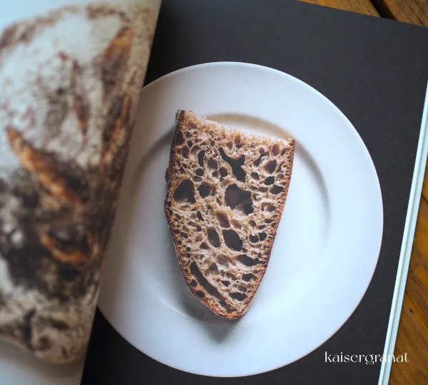 Sauerteig-gutes-Brot-backen-Kochbuch-Sauerteigbrot-Rezept