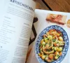 Ein-Hoch-auf-das-Leben-das-Kochbuch-von-Vicky-Leandros-Rezept-fuer-Artischocken