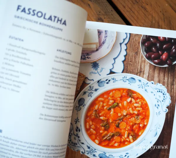 Ein-Hoch-auf-das-Leben-das-Kochbuch-von-Vicky-Leandros-Rezept-fuer-Bohnensuppe Ein-Hoch-auf-das-Leben-das-Kochbuch-von-Vicky-Leandros-Rezept-fuer-Bohnensuppe