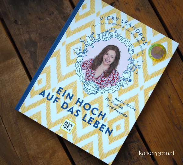 Ein-Hoch-auf-das-Leben-das-Kochbuch-von-Vicky-Leandros Ein-Hoch-auf-das-Leben-das-Kochbuch-von-Vicky-Leandros