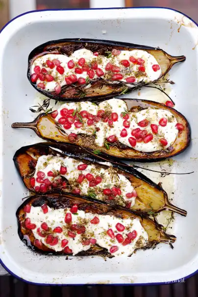 Aubergine-mit-Buttermilchsauce-Rezept-Genussvoll-vegetarisch-Ottolenghi