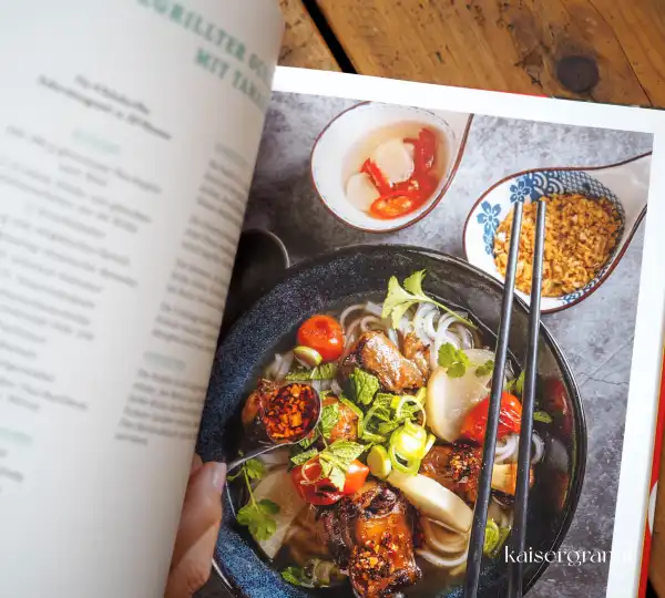 Das Kochbuch Phở von Angkana Sirisaeng 2 Das Kochbuch Phở von Angkana Sirisaeng 2