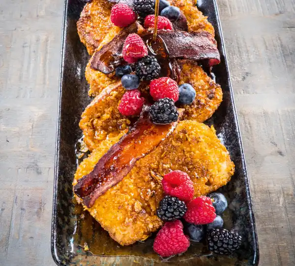 112_Laekker_Danish_French_Toast (© Brian Bojsen)